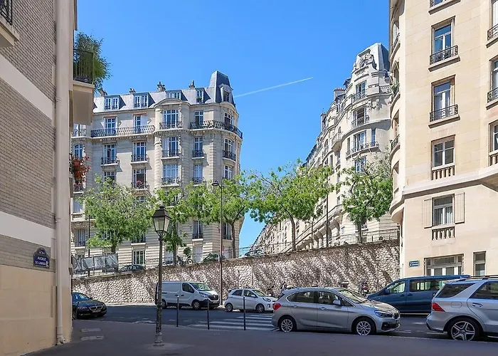 Entire Cozy Near Eiffel Tower In Appartement *